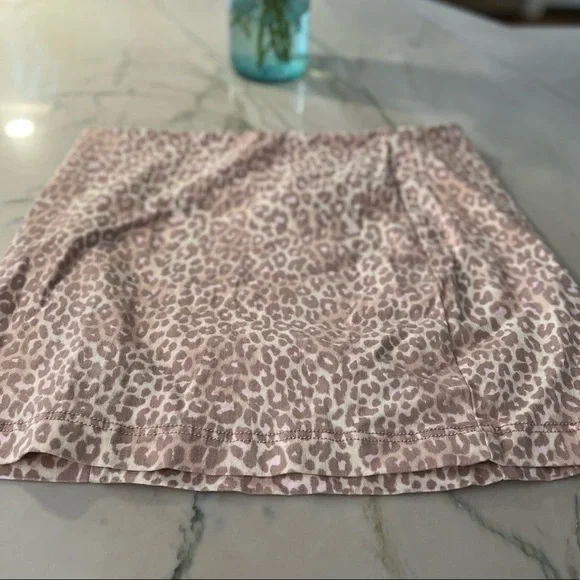 Wild Fable cheetah mini skirt. Sz 14 color beige and soft pink tones - Picture 4 of 6